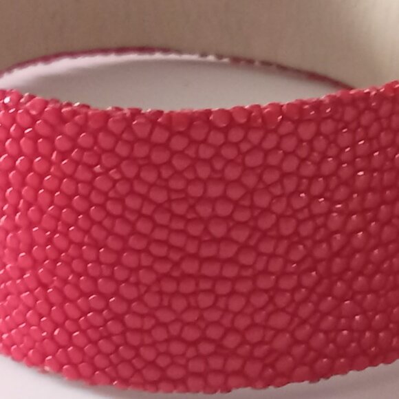 Genuine stingray cuff bracelet red with silver .925 decoration  Antique de Paris - Picture 7 of 16